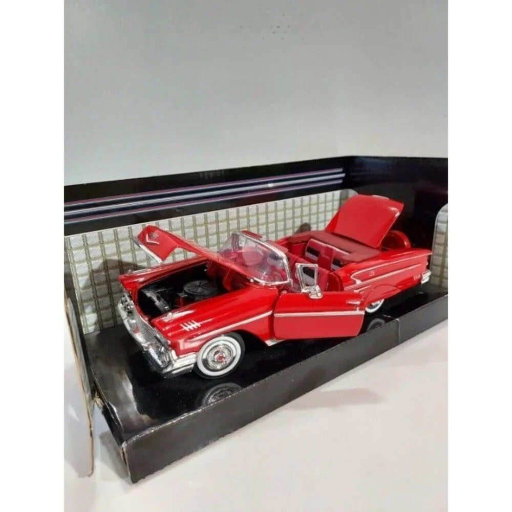 Motormax 1:24 Die Cast 1958 Chevrolet Impala Convertible Red